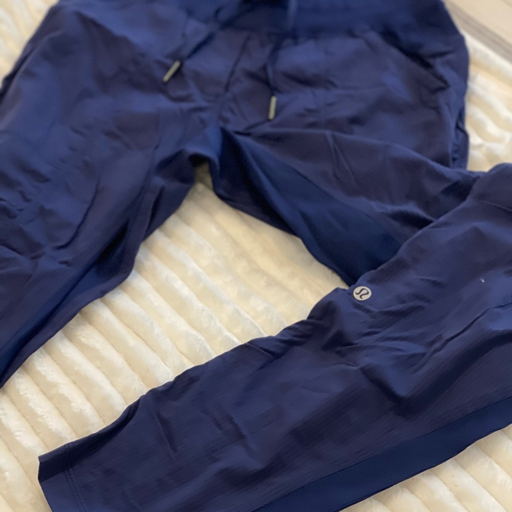 lululemon wind pants, size 8.  Navy